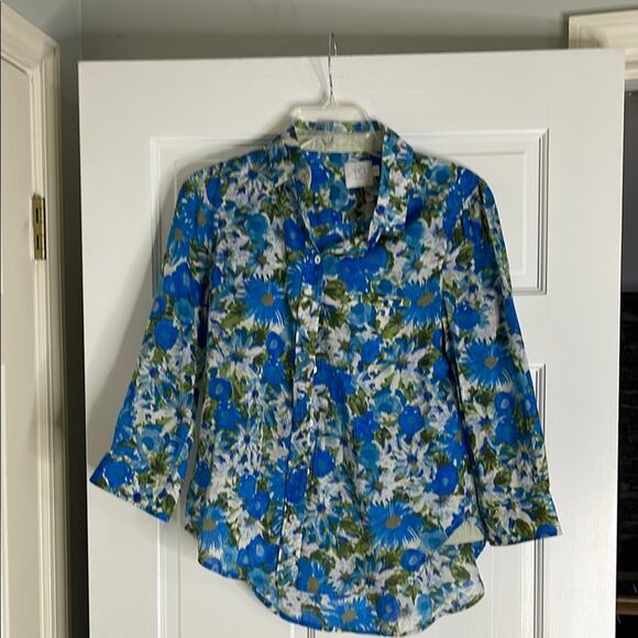 HD in Paris Floral Blue and Green Women's Top - Picture 1 of 4